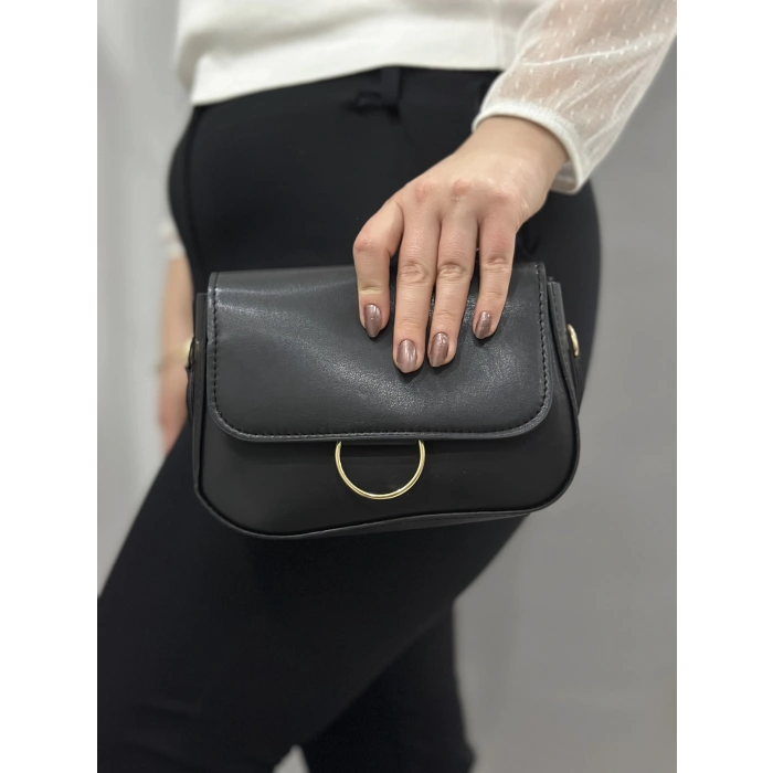 Siyah cilt mossi çanta