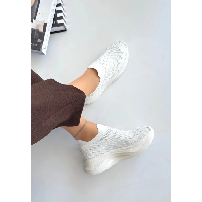 Soord Beyaz Triko Boncuk İşlemeli Spor Ayakkabı