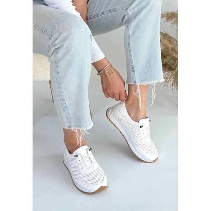 Tone Beyaz Cilt Bağcıklı Spor Ayakkabı - Lisinya