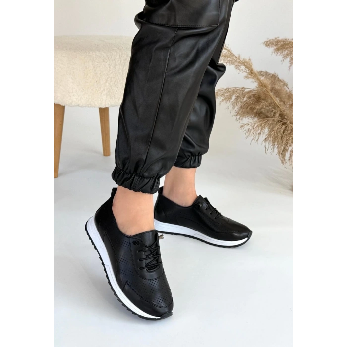 Tone Siyah Cilt Bağcıklı Spor Ayakkabı - Lisinya