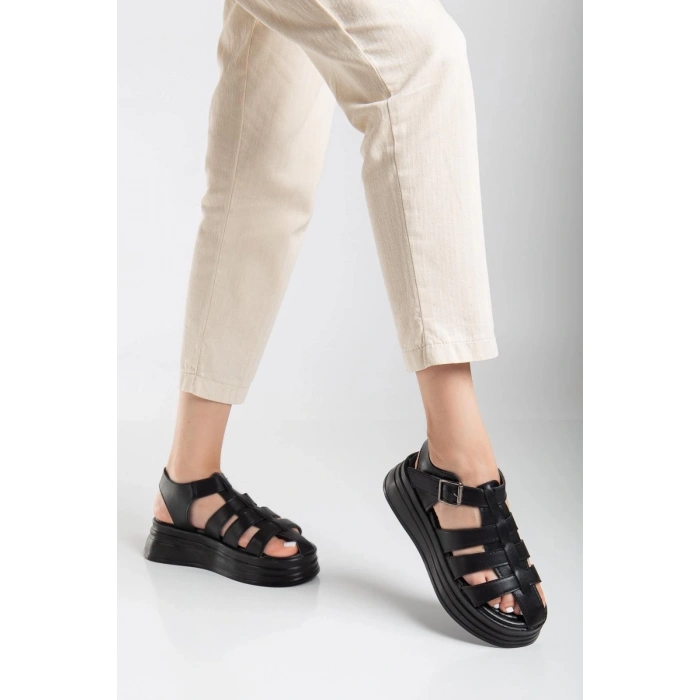 Toten Siyah Cilt Kemerli Sandalet