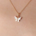 Gold Beyaz Renk Kelebek Figür Kadın Kolye - Lisinya