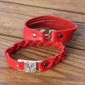 Metal Aksesuarlı Kırmızı Renk Deri Erkek Bileklik Kombin - Lisinya