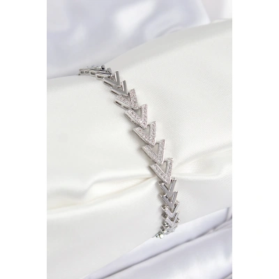 Pirinç Zirkon Taşlı Sıralı Ok Model Gümüş Renk Kadın Bileklik - Lisinya
