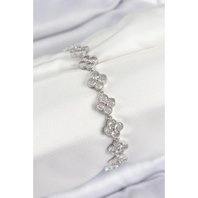 Pirinç Zirkon Taşlı Yonca Model Gümüş Renk VIP Seri Kadın Bileklik - Lisinya