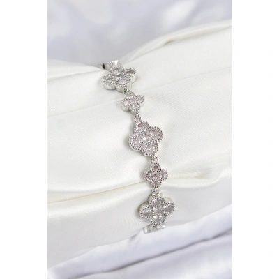 Pirinç Zirkon Taşlı Yonca Model Gümüş Renk VIP Seri Kadın Bileklik - Lisinya