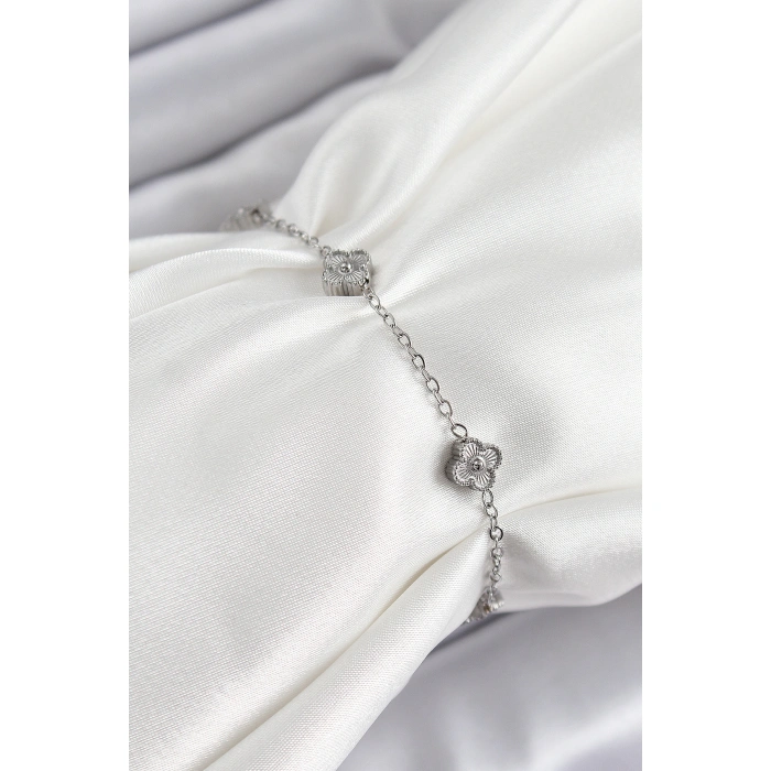 316L Çelik Yonca Model Gümüş Renk Kadın Bileklik - Lisinya