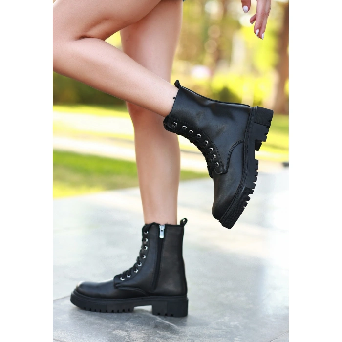 Bria  Siyah Cilt Bağcıklı Bot - Lisinya