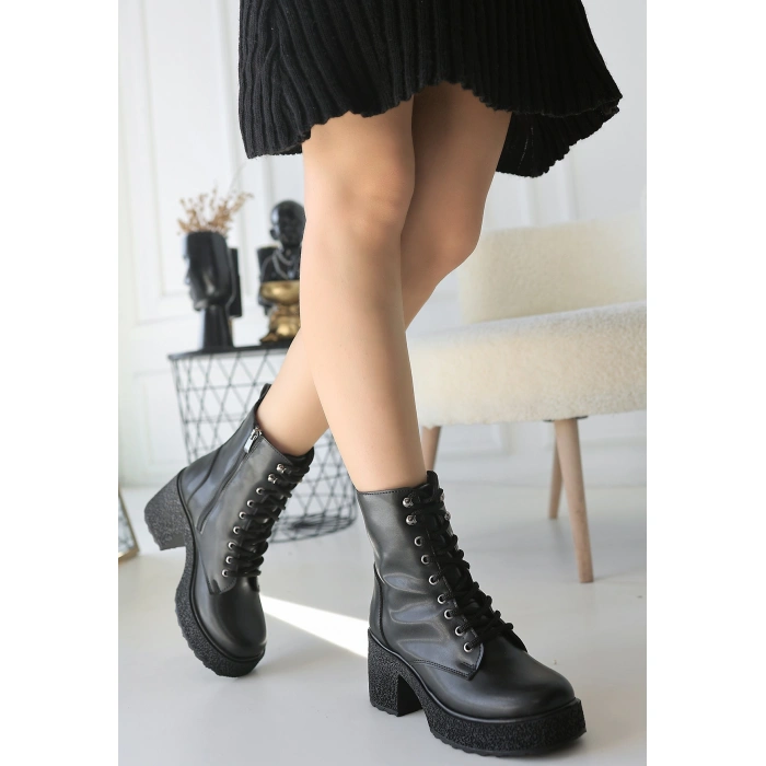 Emilla Siyah Cilt Bağcıklı Bot - Lisinya