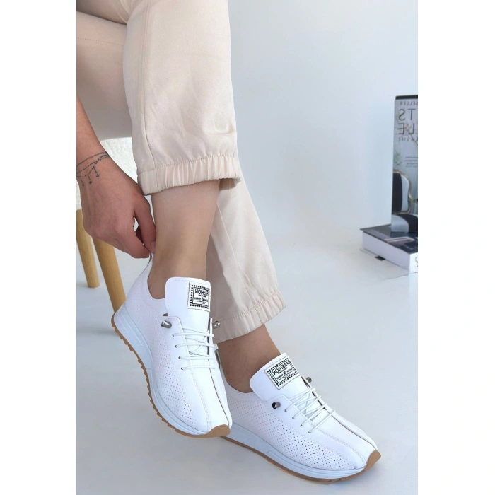 Fiert Beyaz Cilt Bağcıklı Spor Ayakkabı - Lisinya