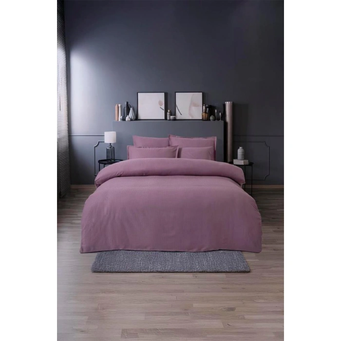 Jakarlı Saten Çift Kişilik Nev Takımı Dıamond Puce