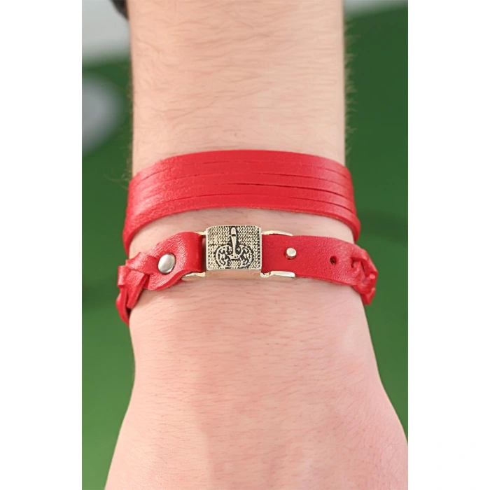 Metal Aksesuarlı Kırmızı Renk Deri Erkek Bileklik Kombin - Lisinya