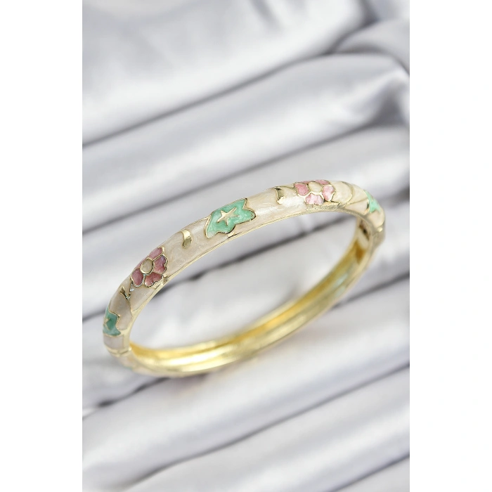 Mineli Pirinç Pembe Yeşil Ve Krem Çiçek Motifli Gold Renk Kadın Kelepçe - Lisinya