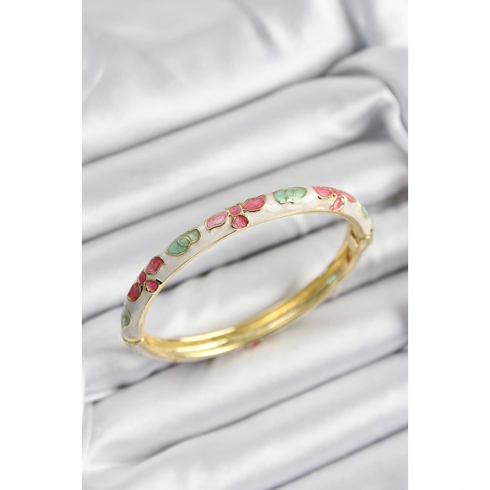 Mineli Pirinç Pembe Yeşil Ve Krem Çiçek Motifli Gold Renk Kadın Kelepçe - Lisinya