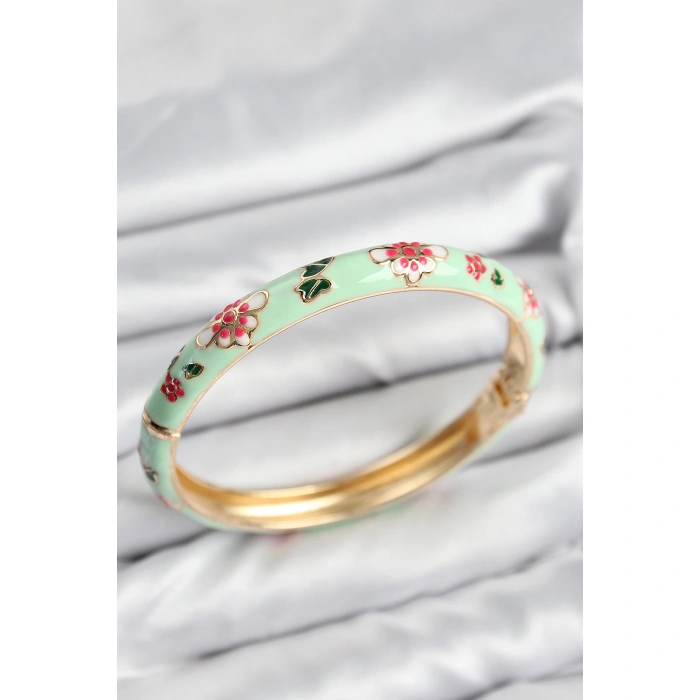 Mineli Pirinç Su Yeşili Çiçek Motifli Gold Kadın Kelepçe - Lisinya