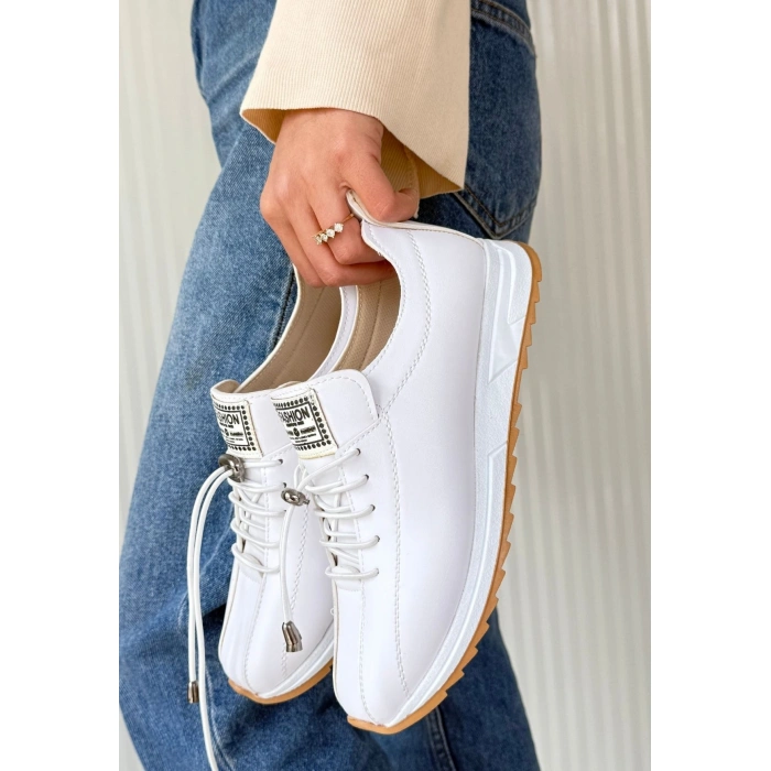 Monya Beyaz Cilt Bağcıklı Spor Ayakkabı - Lisinya