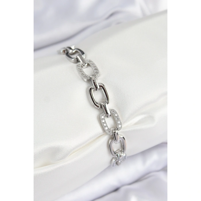 Pirinç Zirkon Taşlı Parçalı Zincir Model Gümüş Renk Kadın Bileklik - Lisinya