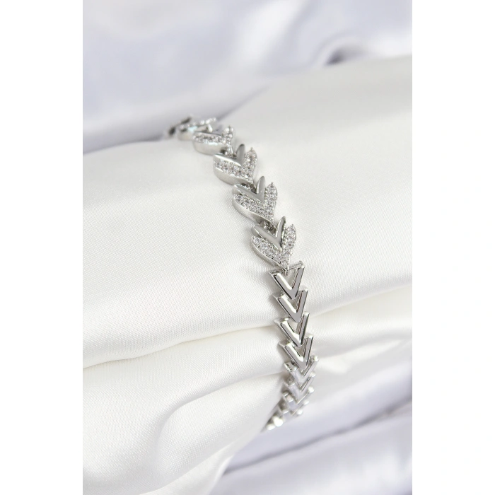 Pirinç Zirkon Taşlı Sıralı Ok Model Gümüş Renk Kadın Bileklik - Lisinya