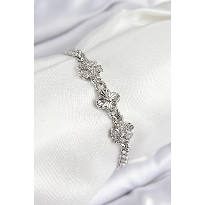 Pirinç Zirkon Taşlı Yonca Model Gümüş Renk Kadın Bileklik - Lisinya