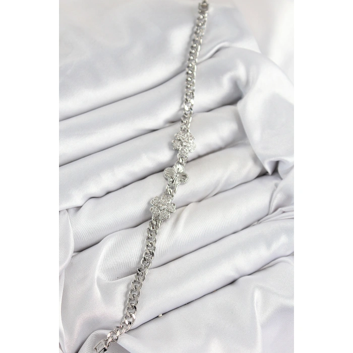 Pirinç Zirkon Taşlı Yonca Model Gümüş Renk Kadın Bileklik - Lisinya