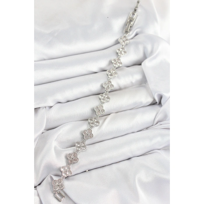 Pirinç Zirkon Taşlı Yonca Model Gümüş Renk VIP Seri Kadın Bileklik - Lisinya