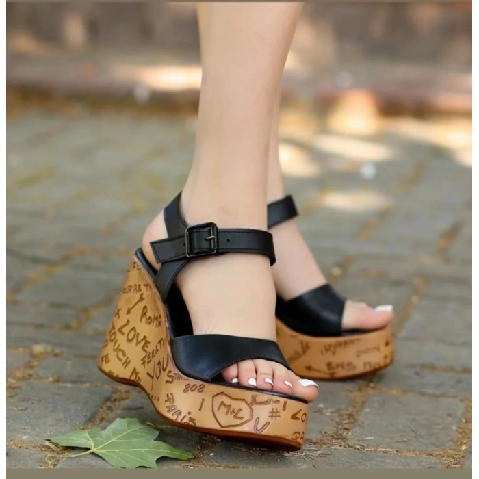 Riboy Siyah Cilt Dolgu Topuk Sandalet - Lisinya
