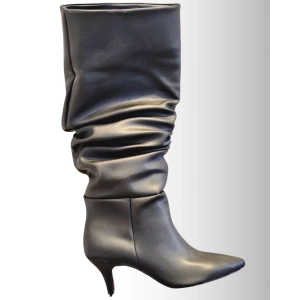 Zenne Park Siyah Körüklü Bot