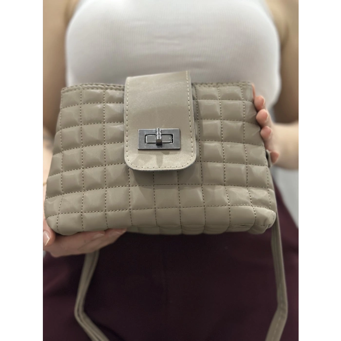 Kapaklı kapitone vizon cilt çanta