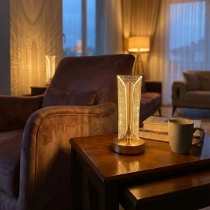 Sepet Dolusu® İki Yandan Kavisli Silindirik Çizgi Model Kristal LED Masa Lambası – Dokunmatik, 3 Renk Işık Modlu, Şarjlı Dekoratif Gece Lambası