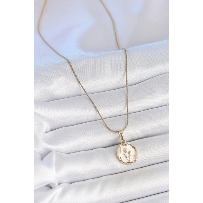 316L Çelik Gold Renk Zincir Beyaz Minel Çiçek İşlemeli Portre Model Kadın Kolye