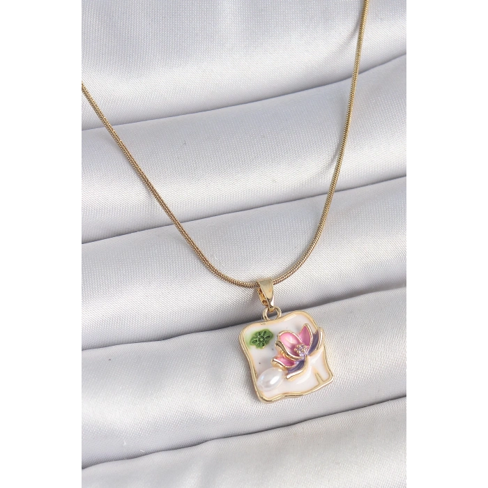 316L Çelik Gold Renk Zincir Beyaz Mineli İncili Çiçek İşlemeli Portre Model Kadın Kolye