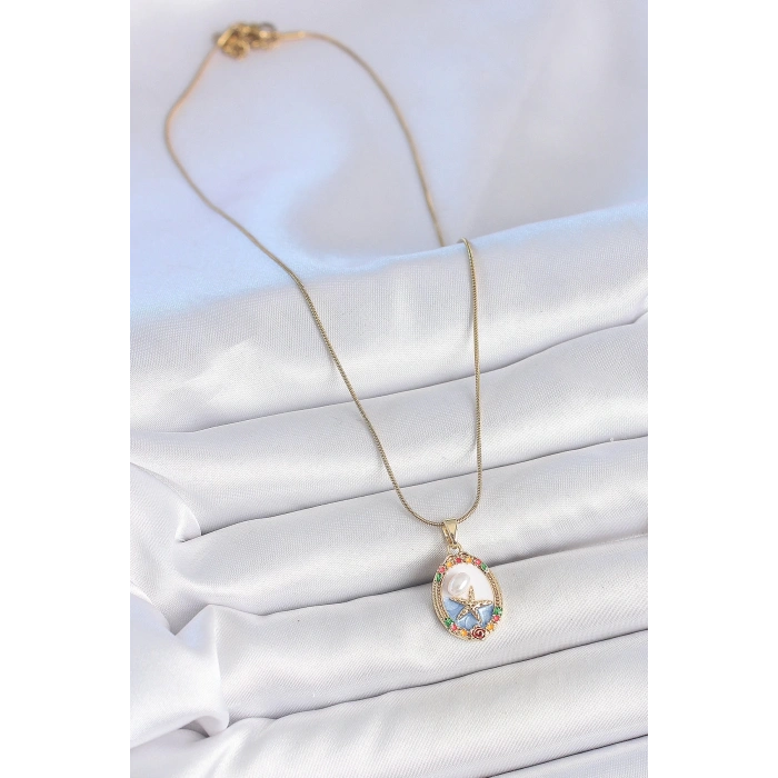 316L Çelik Gold Renk Zincir Mix Renkli Deniz Yıldız İşlemeli İnci Detay Portre Model Kadın Kolye