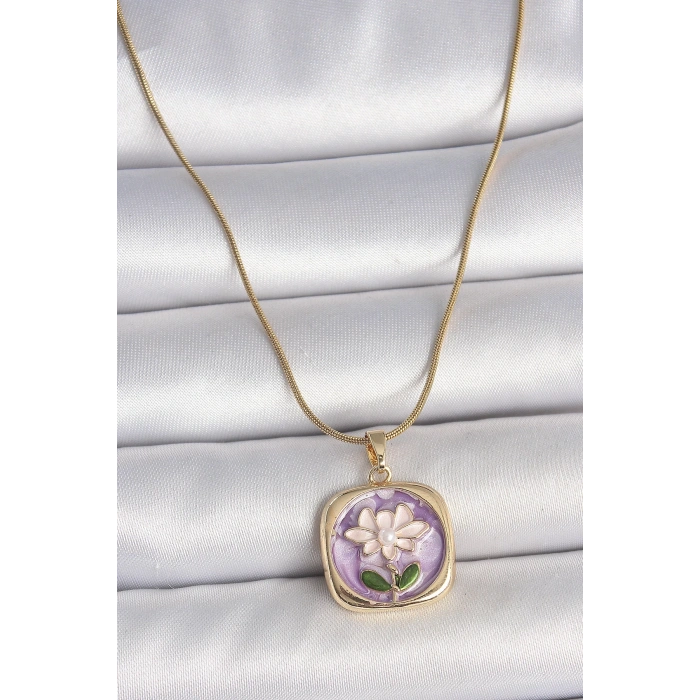 316L Çelik Gold Renk Zincir Mor Papatya İşlemeli İnci Detay Portre Model Kadın Kolye
