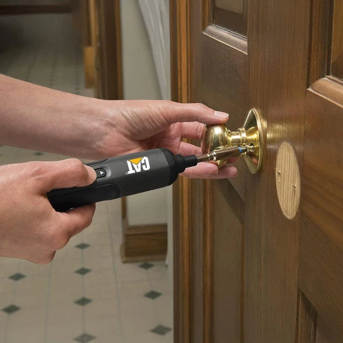 CAT DX1110 3.6Volt/1.5Ah. Li-ion Akıllı Şarjlı Tornavida + 26 adet Bits Uç