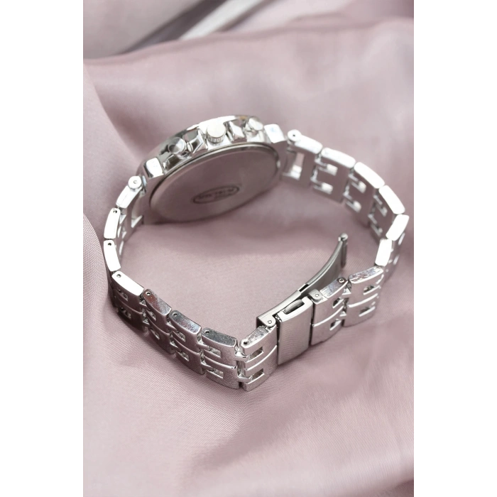 Gümüş Metal Kordonlu Zirkon Taşlı Kasa Tasarımlı Kadın Saat