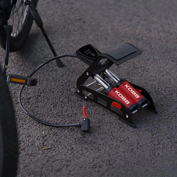 KOBB KB5402D Çift Pistonlu Dokunmatik Dijital Basınç Göstergeli Ayak Pompası + Taşıma Kılıfı