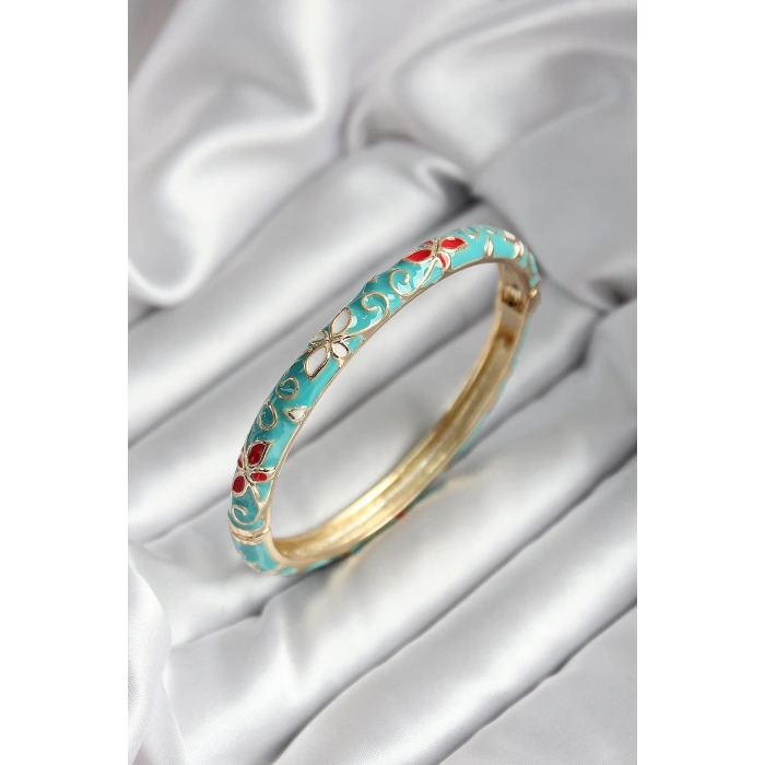 Mineli Pirinç Turkuaz Çiçek Desenli Gold Renk Kadın Kelepçe (çap 60 mm)