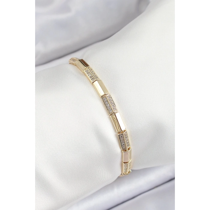 Pirinç Dikdörtgen Model Zirkon Taşlı Gold Renk VİP Seri Kadın Bileklik