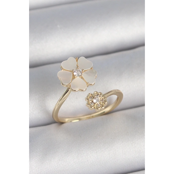 Pirinç Gold Renk Beyaz Mineli Çiçek Model Zirkon Taş Detay Kadın Yüzük