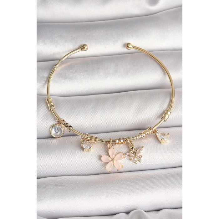 Pirinç Gold Renk Sallantı Pembe Mineli Çiçek Figür Zirkon Taşlı Kelebek Detay Charm Kadın Bileklik