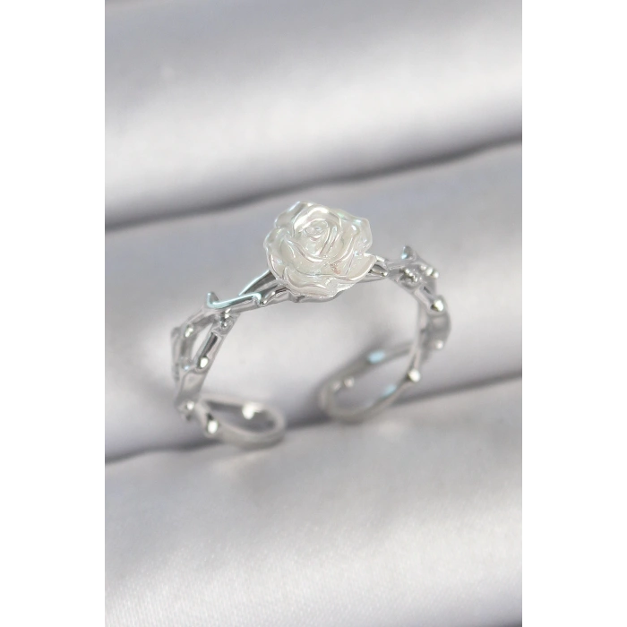 Pirinç Gümüş Renk Beyaz Gül Model Ayarlanabilir Kadın Yüzük