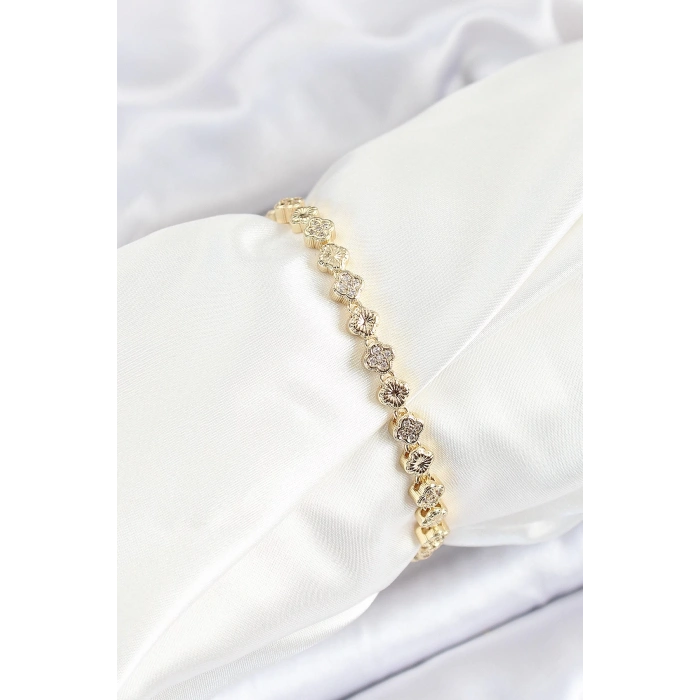 Pirinç Yonca Model Zirkon Taşlı Gold Renk VİP Seri Kadın Bileklik