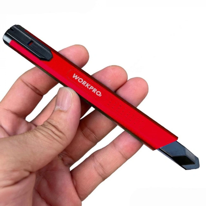 WORKPRO WP212020 9MM Alüminyum Kasa Cep Askılı Maket Bıçağı (KIRMIZI)