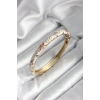 Mineli Pirinç Beyaz Çiçek Desenli Gold Renk Kadın Kelepçe (çap 60 mm)