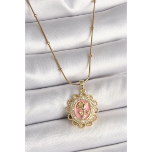 316L Çelik Gold Renk Topçuk Zincir Zirkon Taş Detaylı Pembe Gül İşlemeli Portre Model Kadın Kolye