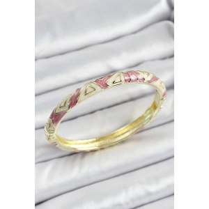 Mineli Pirinç Gold Renk Beyaz ve Pembe Geometrik Desenli Kadın Kelepçe