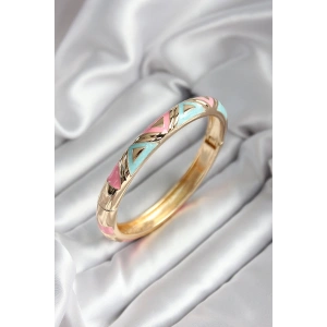 Mineli Pirinç Mavi Ve Pembe Üçgen Desenli Gold Renk Kadın Kelepçe (çap 60 mm)