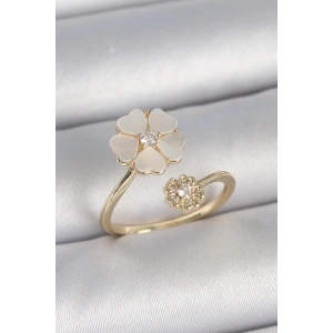 Pirinç Gold Renk Beyaz Mineli Çiçek Model Zirkon Taş Detay Kadın Yüzük