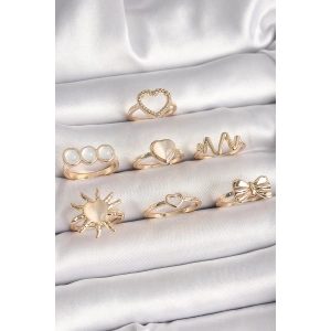 Pirinç Gold Renk Beyaz Mineli Kalp Model Kurdele Detay Kadın Yüzük Kombini