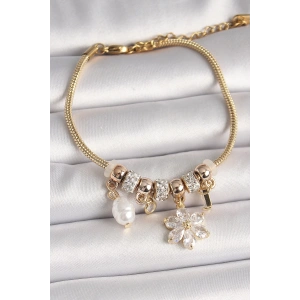 Pirinç Gold Renk Sallantı Zirkon Taşlı Çiçek Model İnci Detay Charm Kadın Bileklik